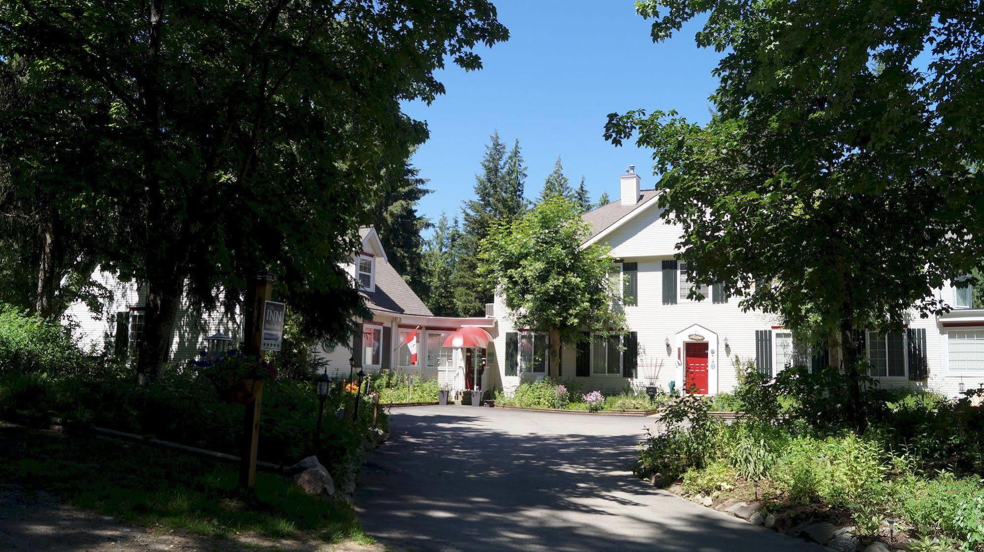 The Inn At The Ninth Hole Bed & Breakfast Salmon Arm Exterior foto
